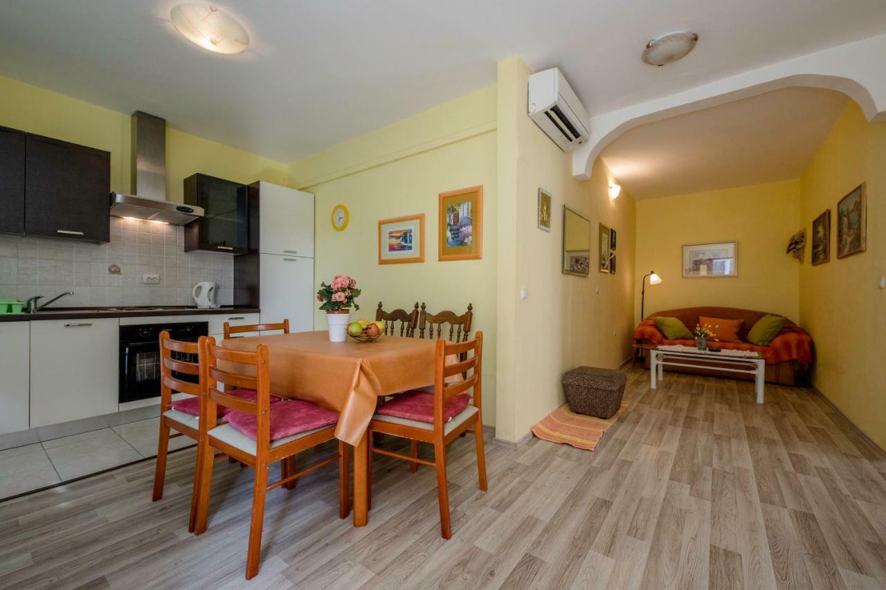 Apartment Marina Rab Town Exterior foto