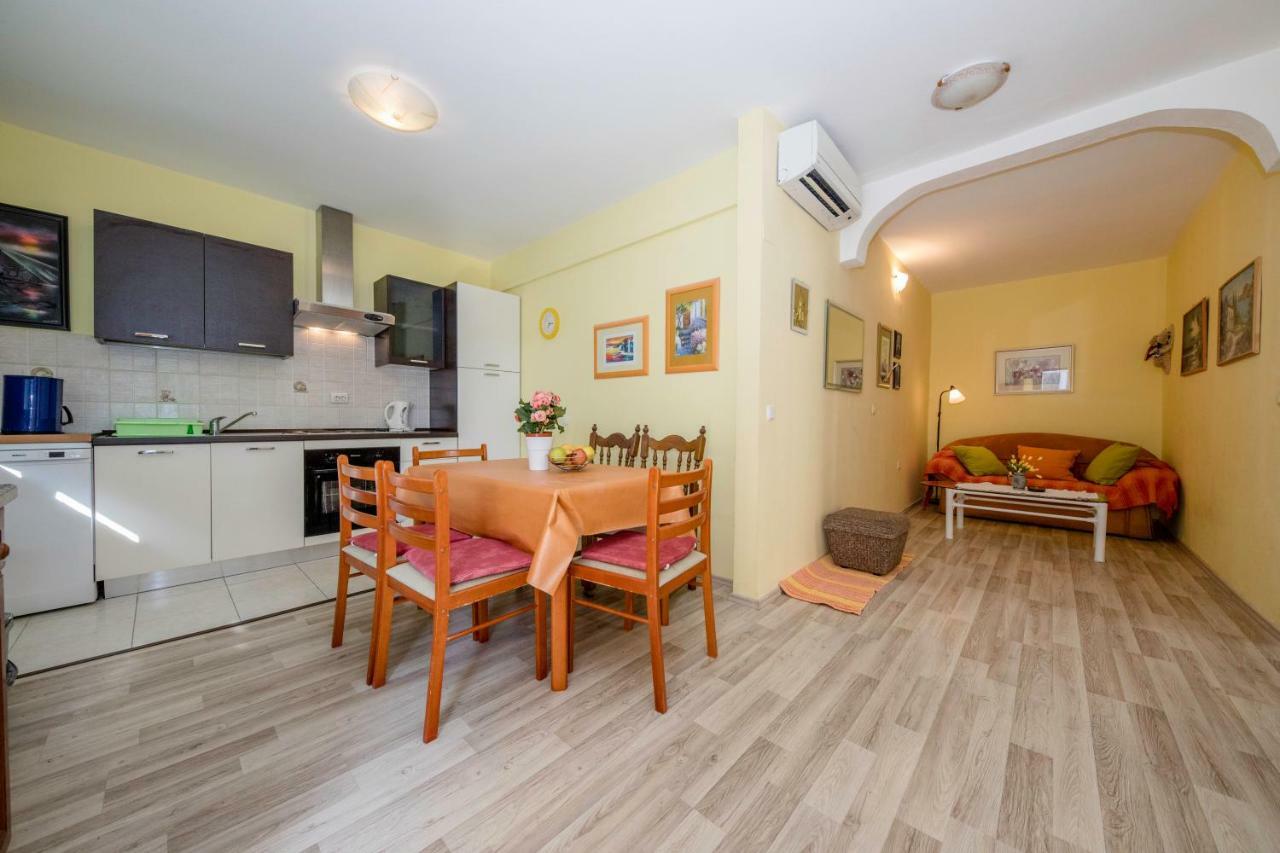 Apartment Marina Rab Town Exterior foto